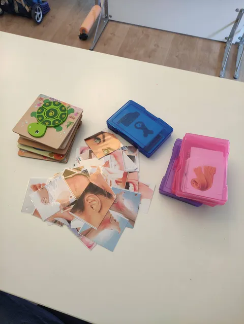 Materiales de enseñanza: tarjetas y juegos didácticos